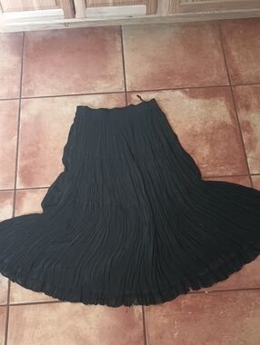 Black Pleated Maxi Skirt - Women's